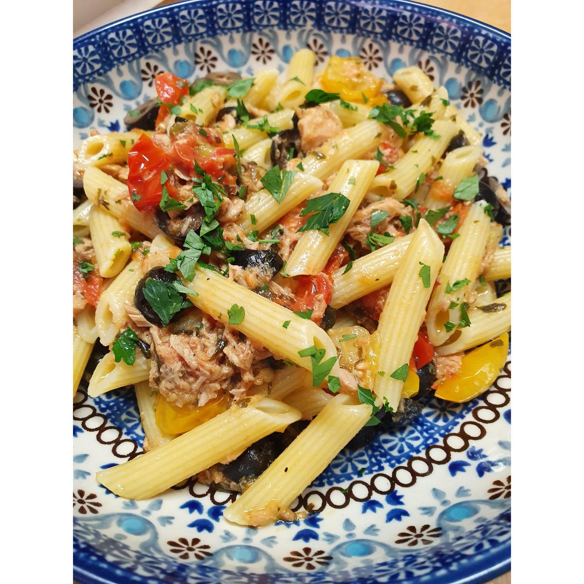 Penne au thon et aux olives